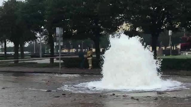 Fountain in the middle of the street