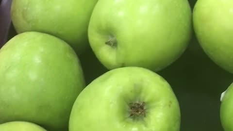 GREEN APPLE