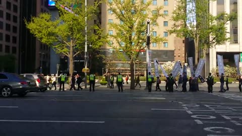 20180423_V3_S01(gHV9Id0w0fA)드루킹 댓글 정권 규탄하는 애국시민 롯데백화점 행진