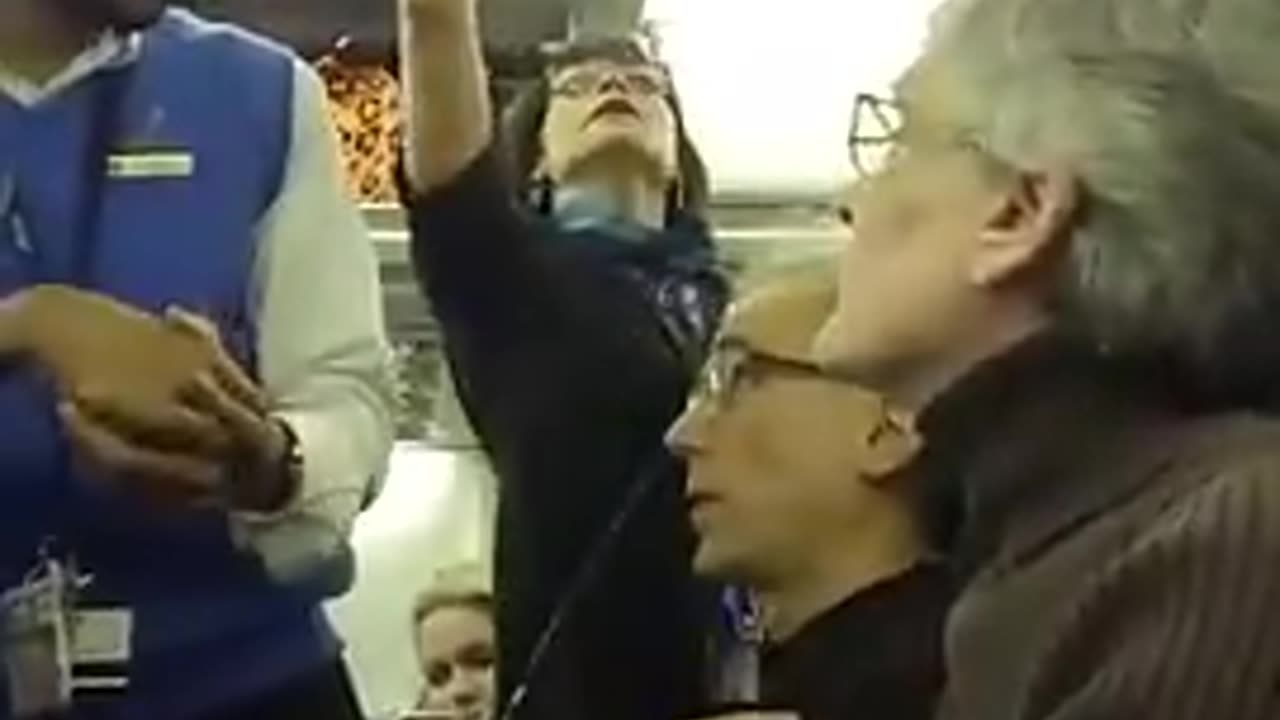 Libtard thrown off the plane for harassing a Trump supporter.