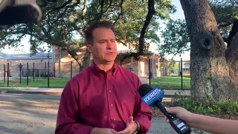 State Senator Gutierrez shows support to Uvalde CISD on the first day of school