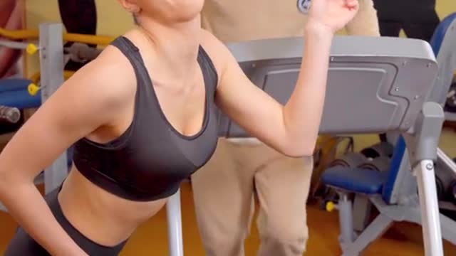 Funny Video Of Man And Woman In A Gym