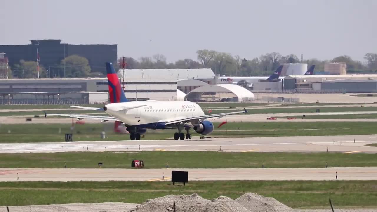 Delta Airlines Departing St. Louis Lambert International