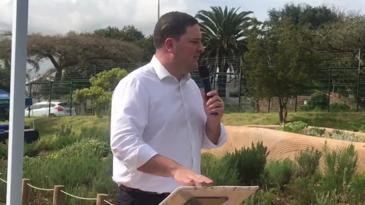 Mayor opens Majik Forest’s renosterveld garden