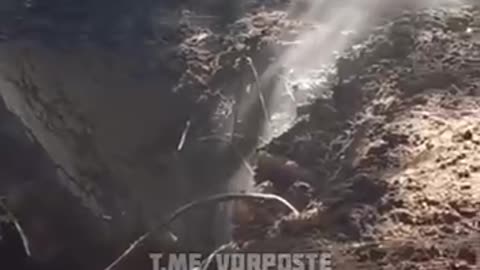 Theroboronovtsy rejoice that they survived after the arrival of the Russian shell