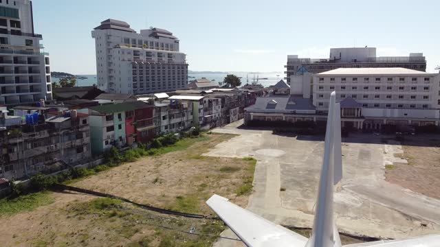 From a 747 to a view of the ocean - This is a real 747 that will soon be a open air market