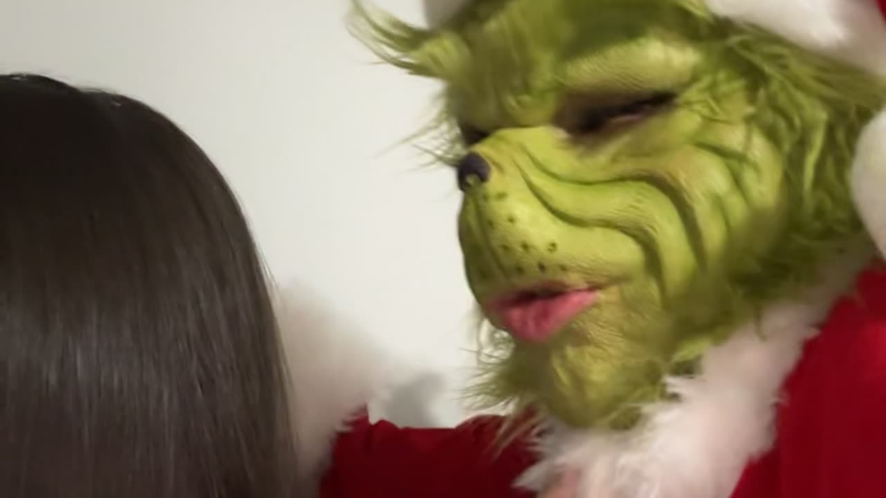 Grinch's Kiss Gets Refused