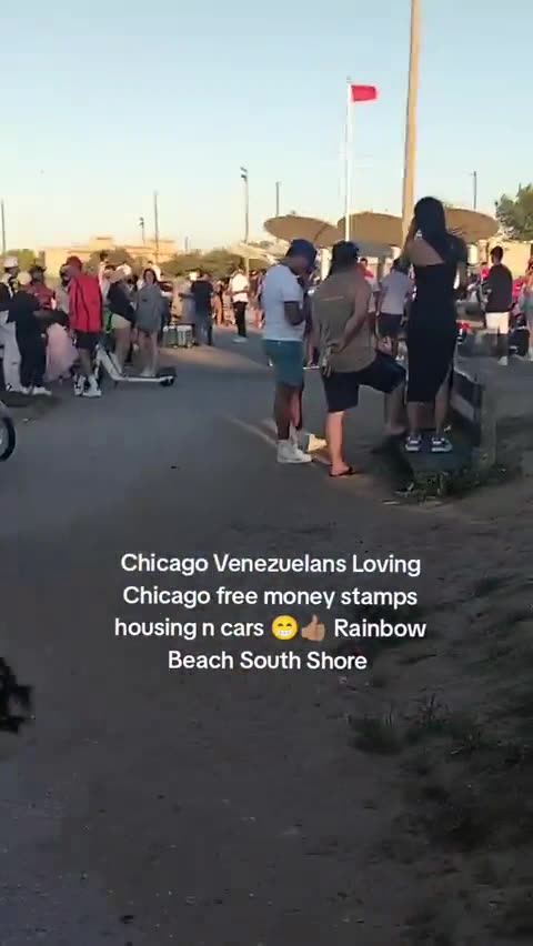 Venezuelans taking over the beach in Chicago