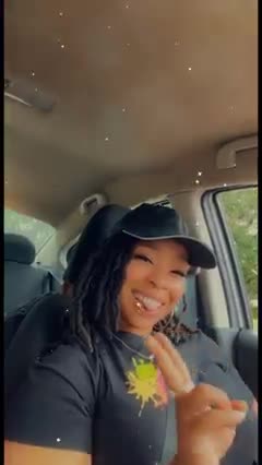 Look at the camera 😂