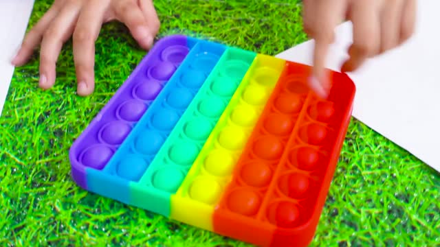 POP IT House | POP IT Fidget Toys | Kids Video | Push POP IT | Giant POP IT Toys |