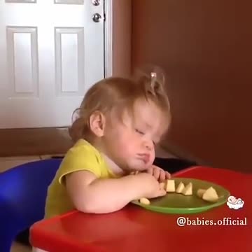 CUTE BABY DOZING OFF WHIILE EATING,,,TRY NOT TO LAUGH..shorts#..