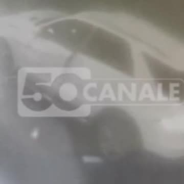 North African in Viareggio steals purse from a 60 year old Italian woman.