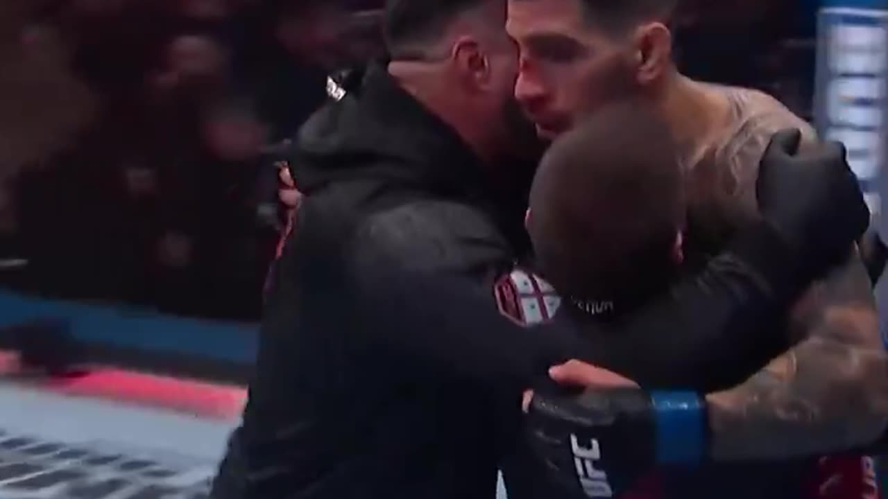 Ilia Topuria def. Alexander Volkanovski via KO
