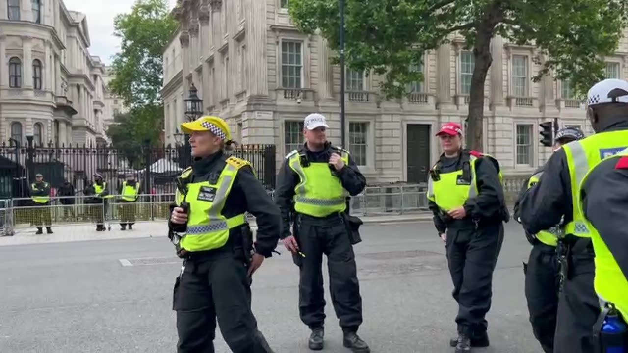 Based Amy vs Met Police - 1 JUNE 2024 PARLIAMENT SQUARE 'TOMMY' RALLY-VIDEO 4