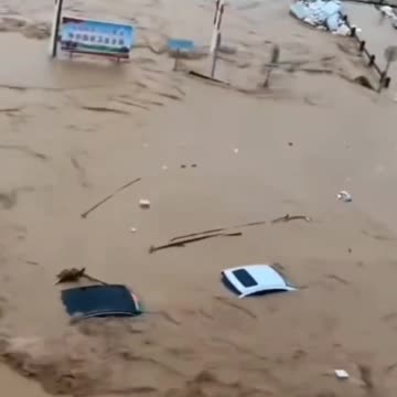Massive floods due to extreme rain fall in Western Guangdong of China