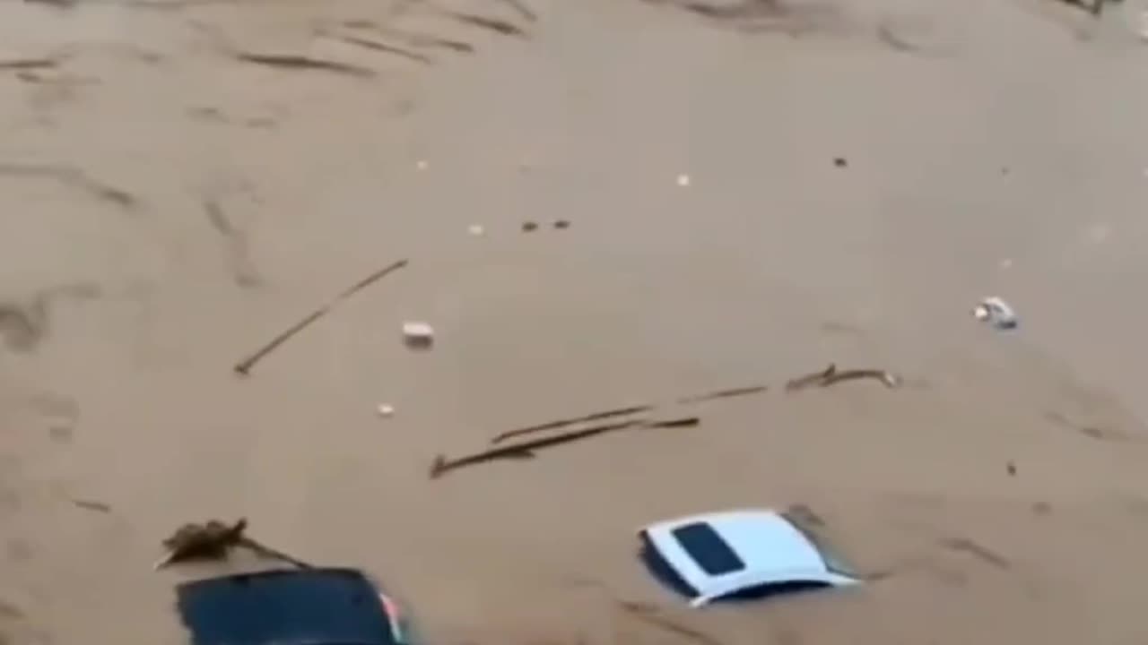 Massive floods due to extreme rain fall in Western Guangdong of China