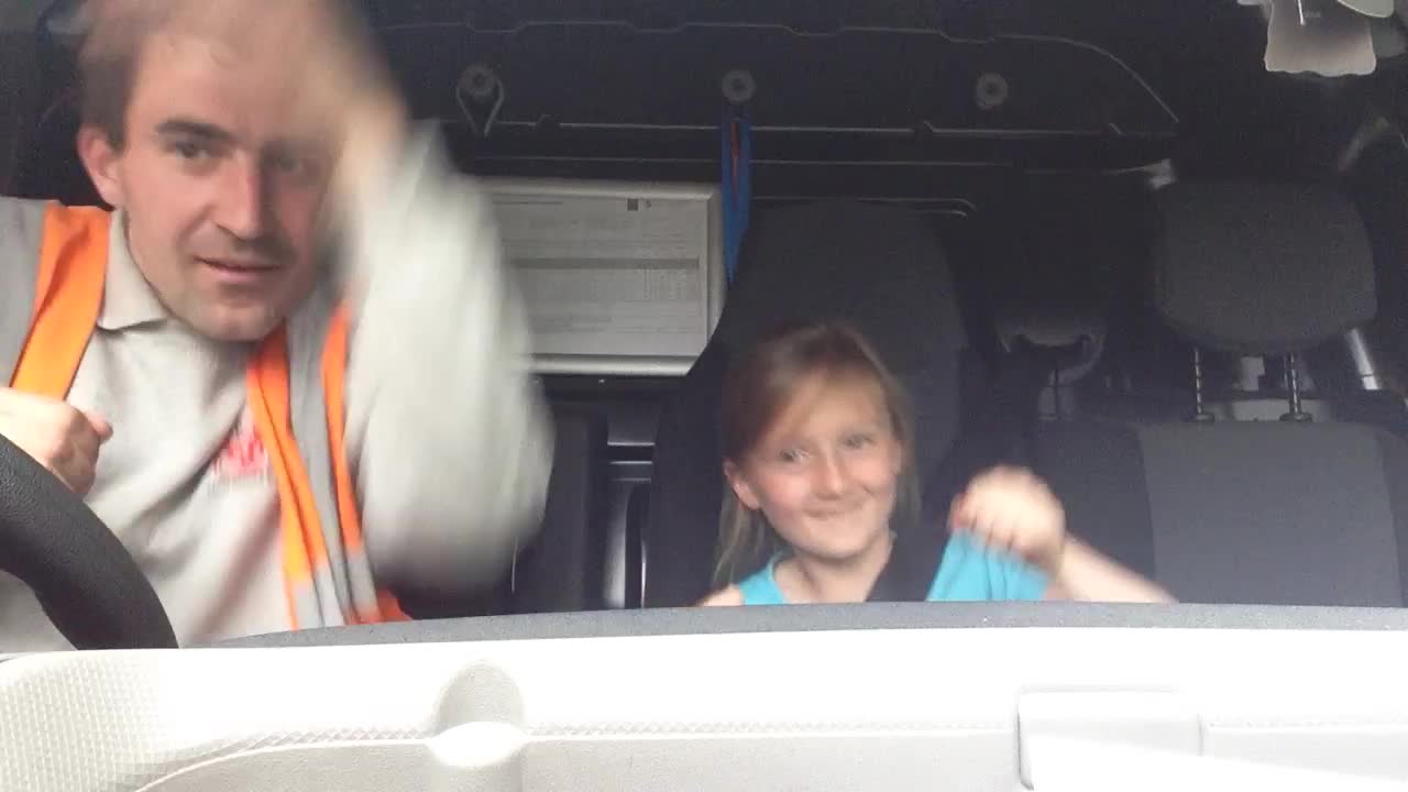 Epic father & daughter dance off in the car - Who's the winner?