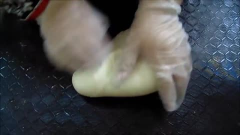 HOW TO MAKE PIZZA DOUGH