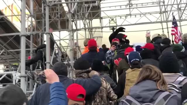 Trump Supporters scale Scaffolding at US Capitol Building to Protest election Fraud