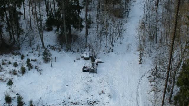 Replacement of transmitting antennas at an altitude of 320 meters