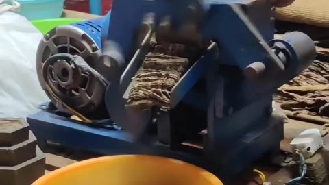 Tobacco cutting