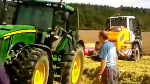 tractors stuck, machines accelerating (54)