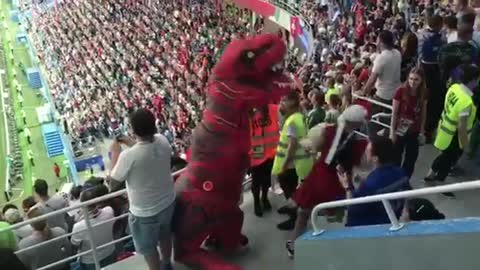 Dinosaur vs Swiss Fan