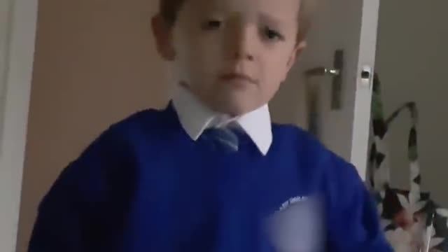 Little lad tells his dad he will upper cut Santa