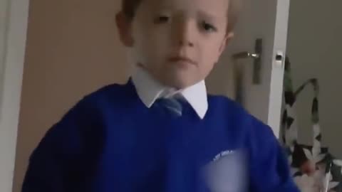 Little lad tells his dad he will upper cut Santa