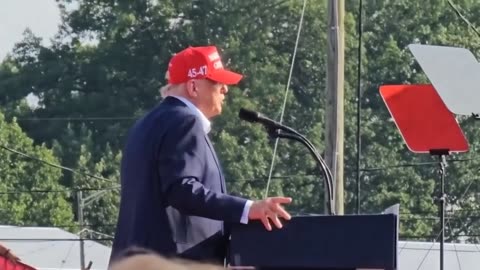 ⚡New video shows just how early on people spotted the Trump shooter