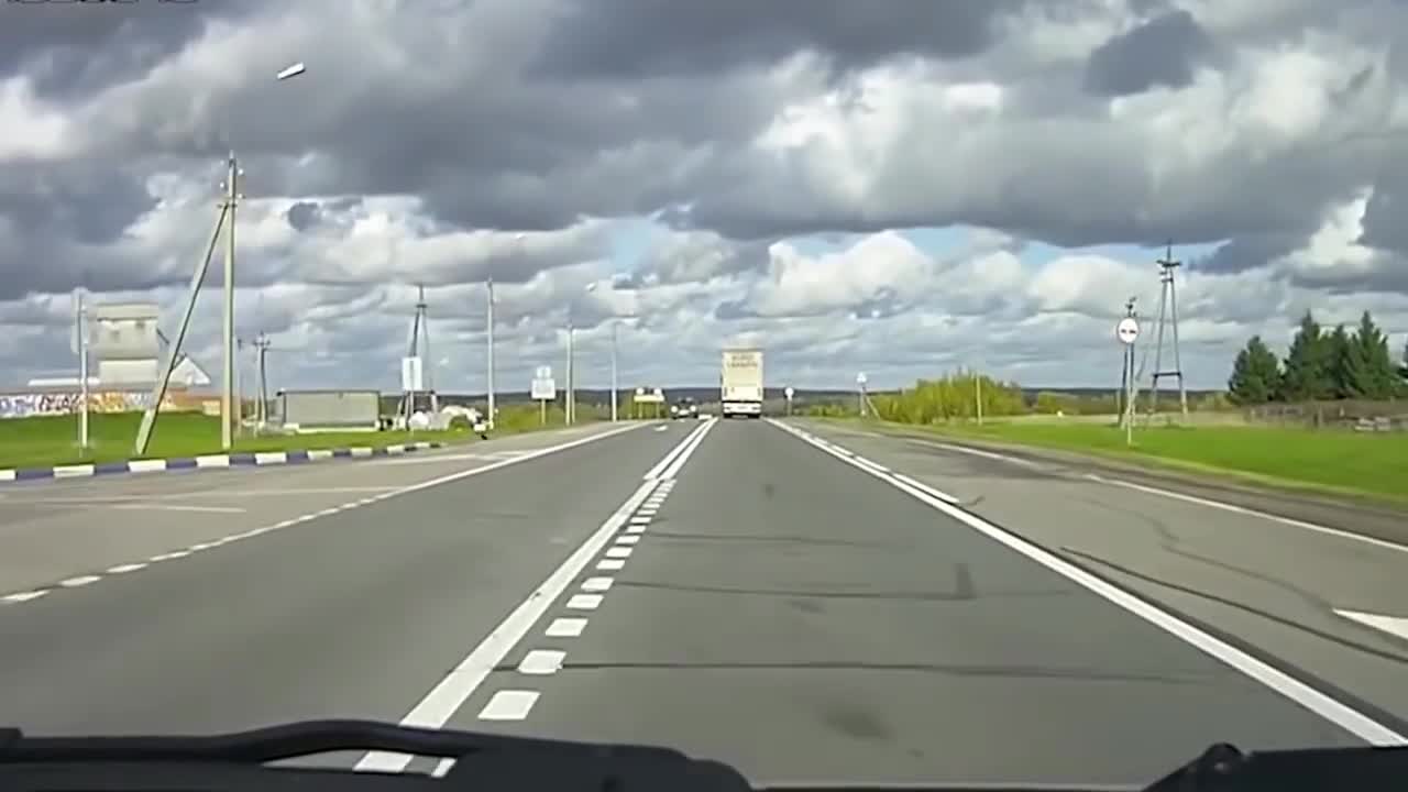 DASHCAM IDIOTIC DRIVERS #1