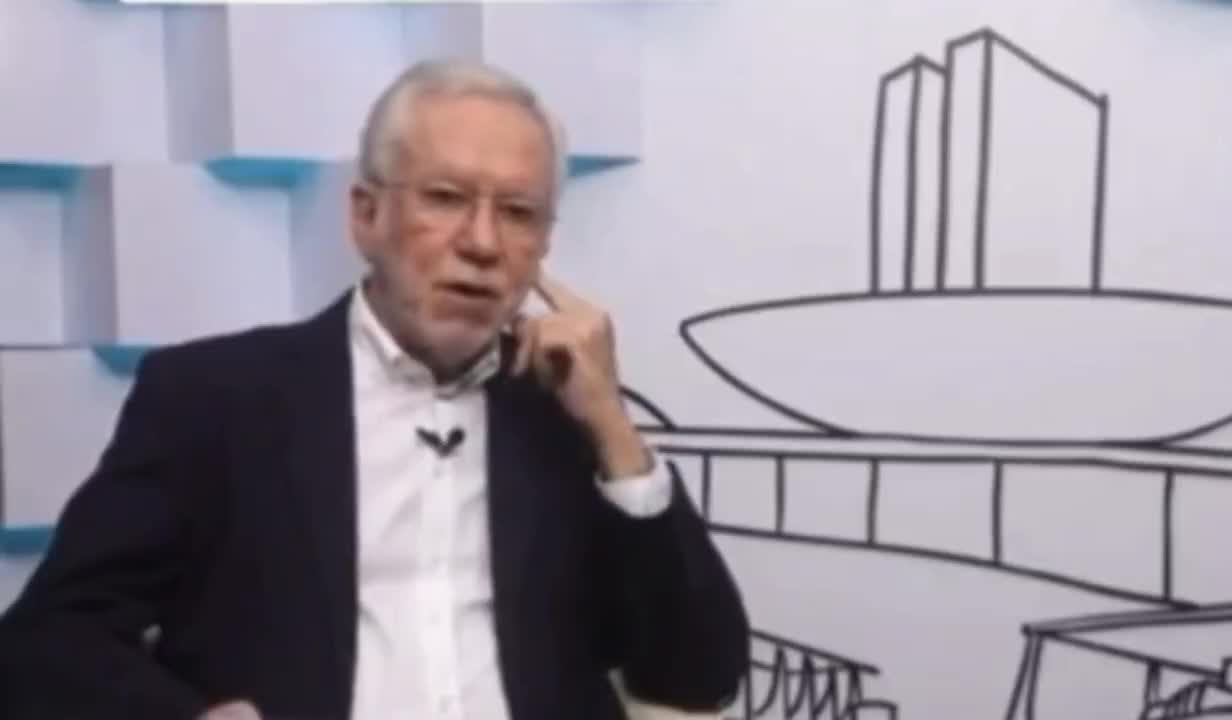E o Brasil compra milhões de doses desse veneno🤦😡😡
