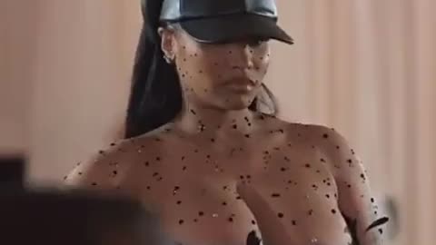 NICKI MINAJ | THE QUEENS STYLE ON