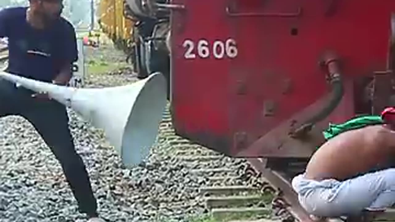 Train Horn Prank 2023#prank #prankvideo #train_horn_prank #trains #shorts #hornprank #onlypranks