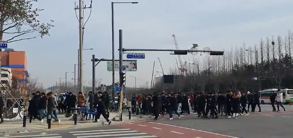 People who are going home from Samsung Semiconductor Plant in Korea.