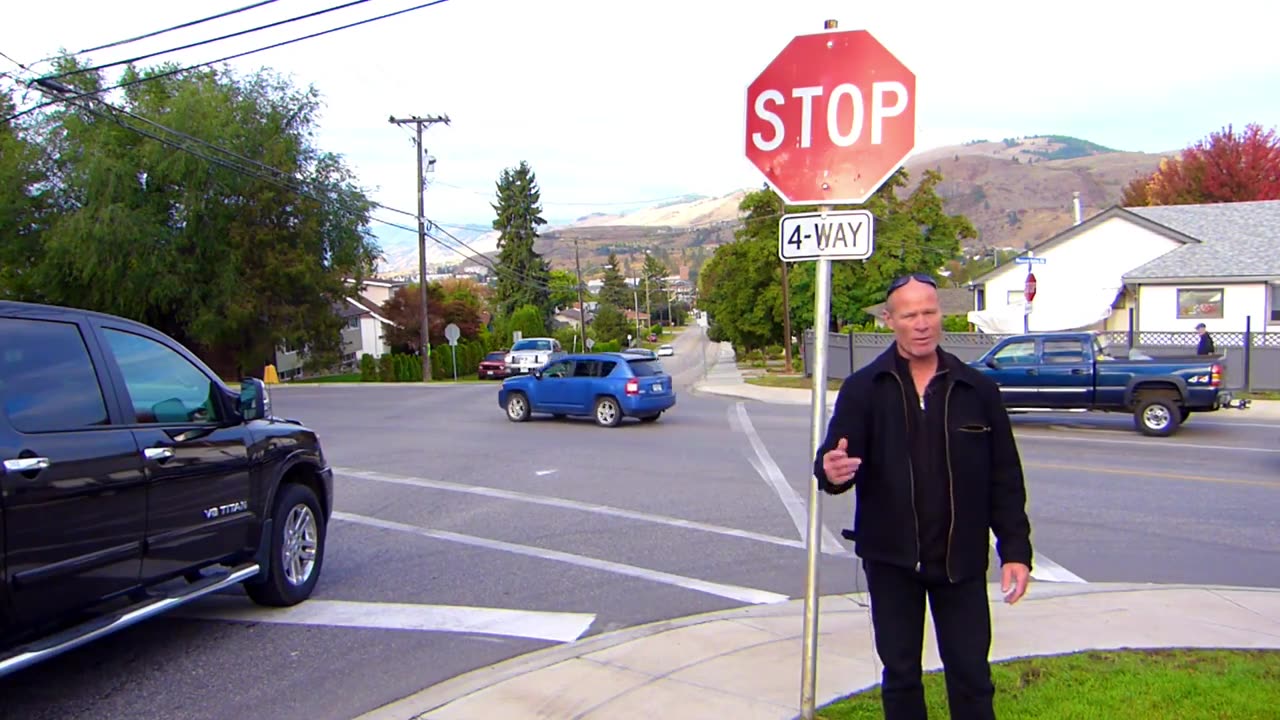 Who Has the Right of Way at a 4-Way (All-Way) STOP Sign