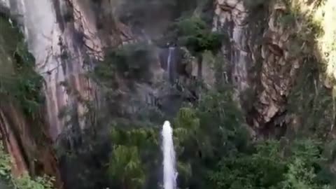 Amazing phenomenon, The louder we shout, The higher the spring shower sprays