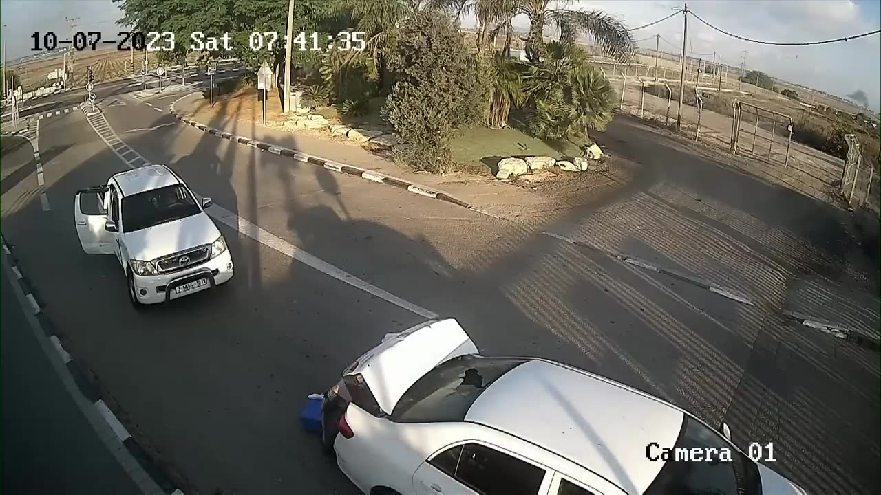 They both eventually hide in the car, with one of them sustaining injuries.