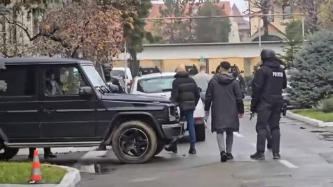 Last night, police officers intercepted a convoy of cars heading towards Bucharest