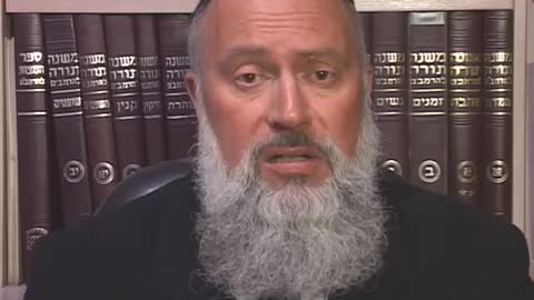 Why Rambam Rarely Mentions Customs