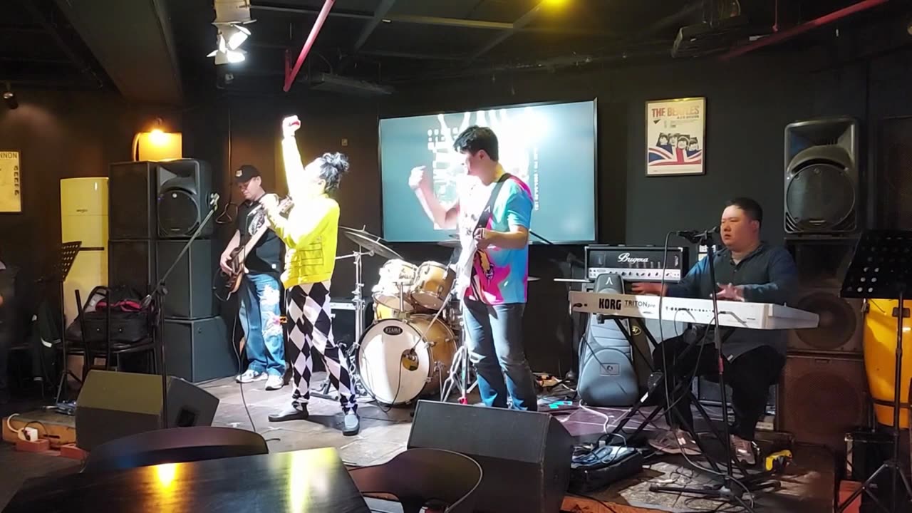 QUEEN - Somebody To Love(사랑 할 사람?) #볃두