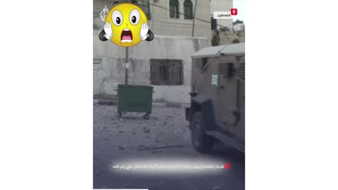 local people in gaza attack on israli vechiles with stones