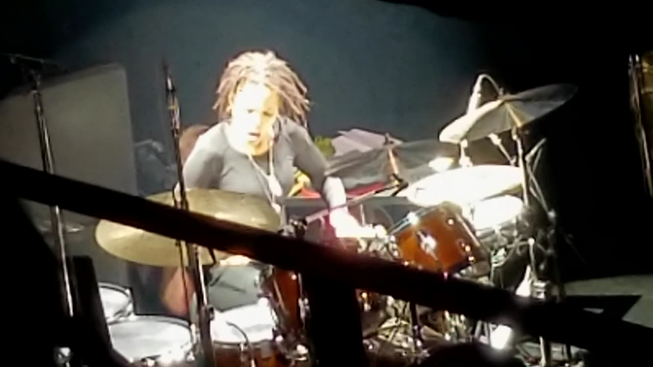 This is the best drum solo I have ever seen ft Cindy Blackman Santana.