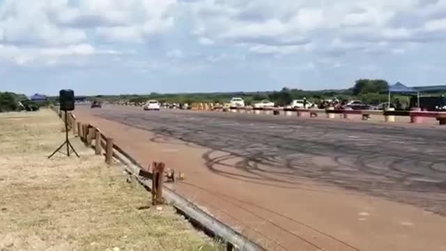 BMW N54 335 10.7 sec vs Golf R
