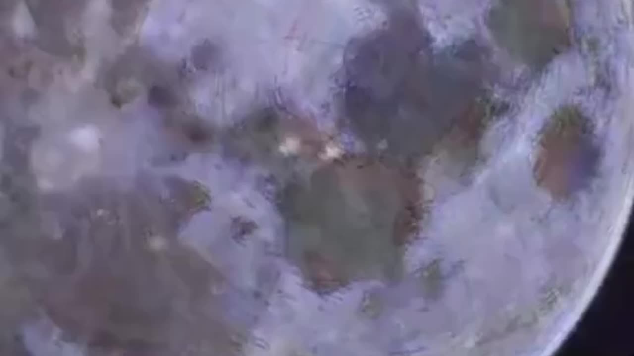 Interesting! Moon - mirror image of the earth 🤷♀🤷♀️🤷♀️