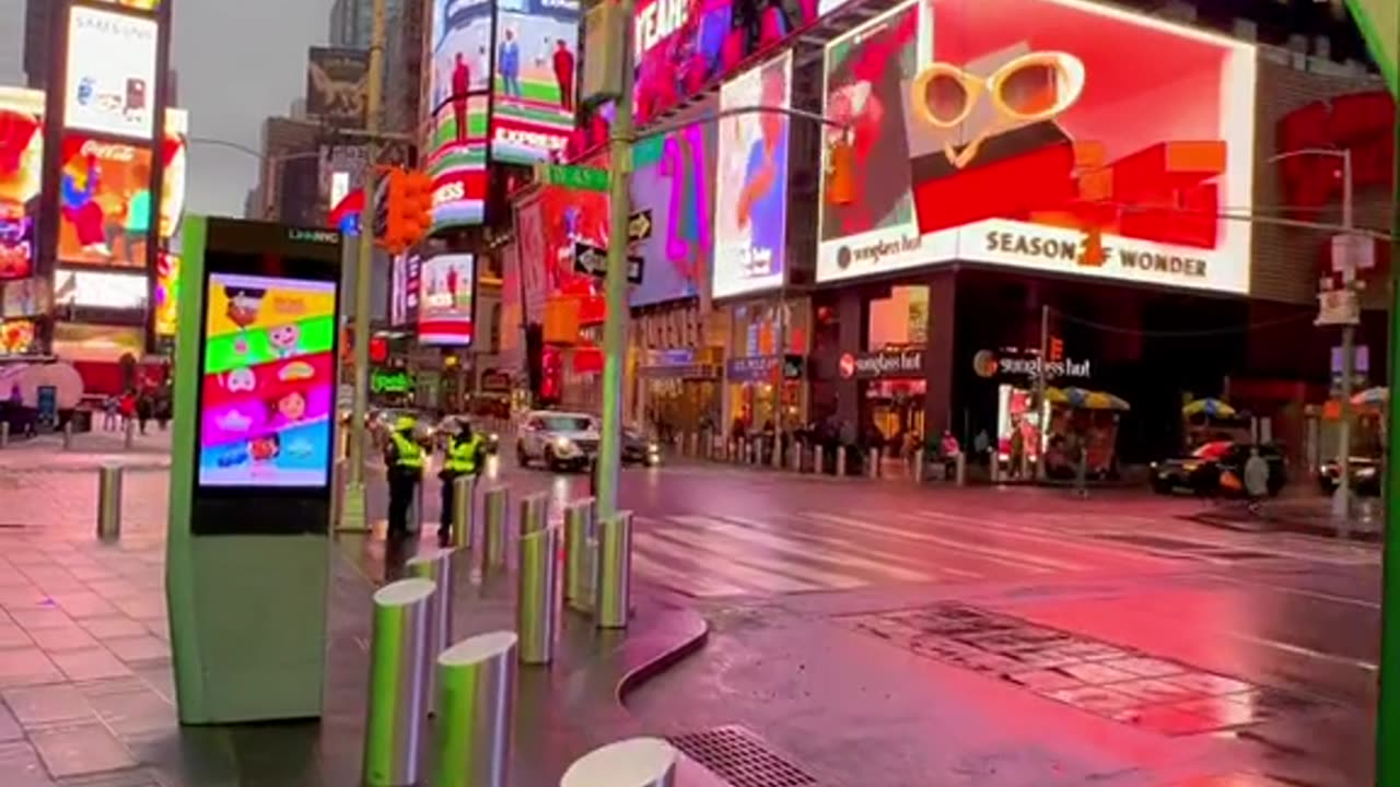 NEW YORK 🗽 Morning times square 🌧️🌧️