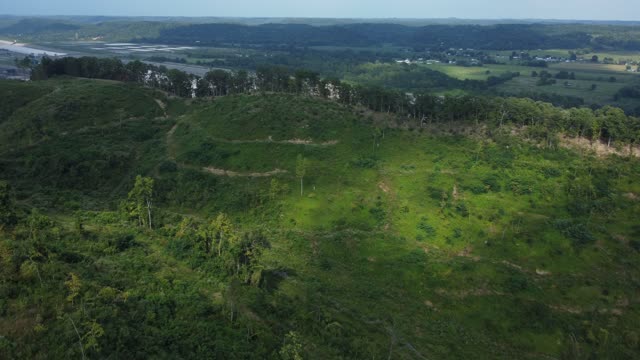 Footage of a private hunting preserve in SouthEast OH