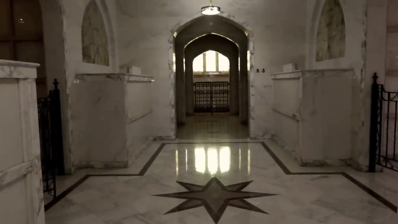 GHOST HUNTING A HAUNTED MAUSOLEUM IN FLORIDA