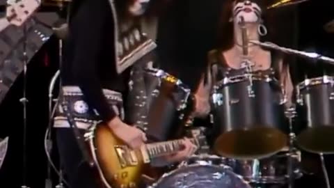 She ~ KISS 💋 Early Live Performance 🎭 Must See For DRUMMERS 🥁!!!!