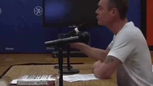 "It's my right to critique your fascism!” Dad DESTROYS School Board Over Attempts to Silence Parents